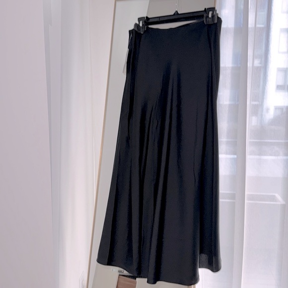 Chic Lauren Ralph Lauren black skirt- Size 2
